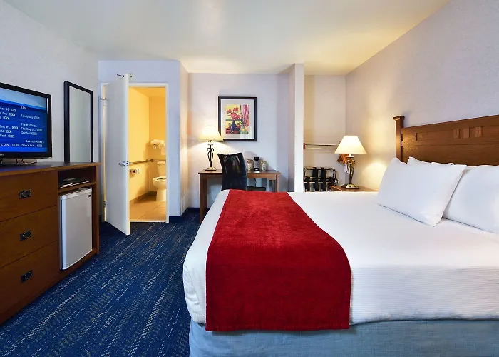Lamplighter Inn & Suites At Sdsu